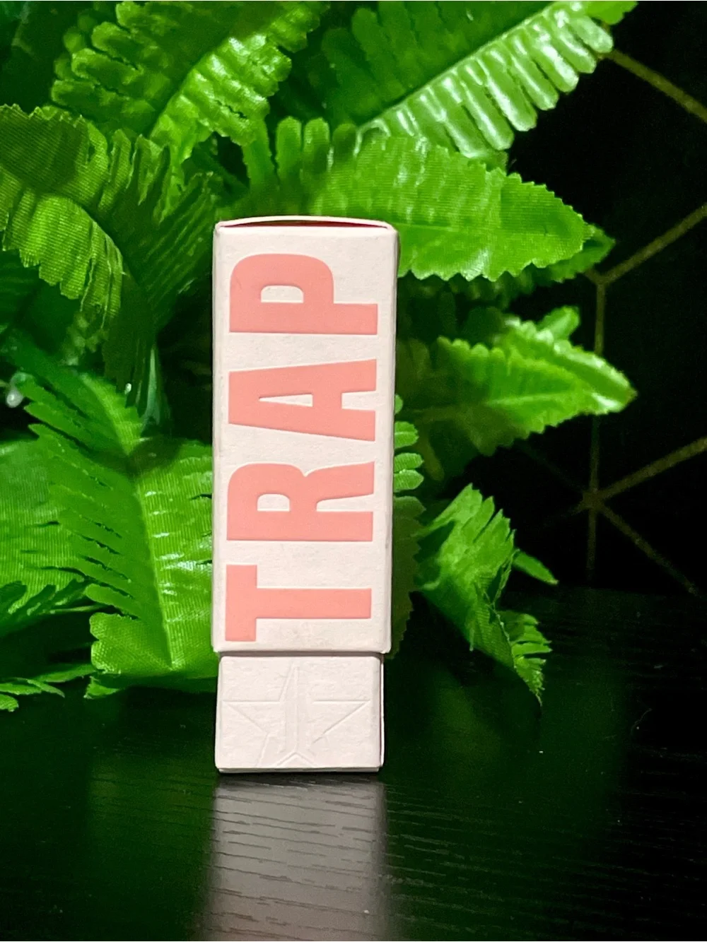 Jeffree Star Velvet Trap Lipstick - Unphazed